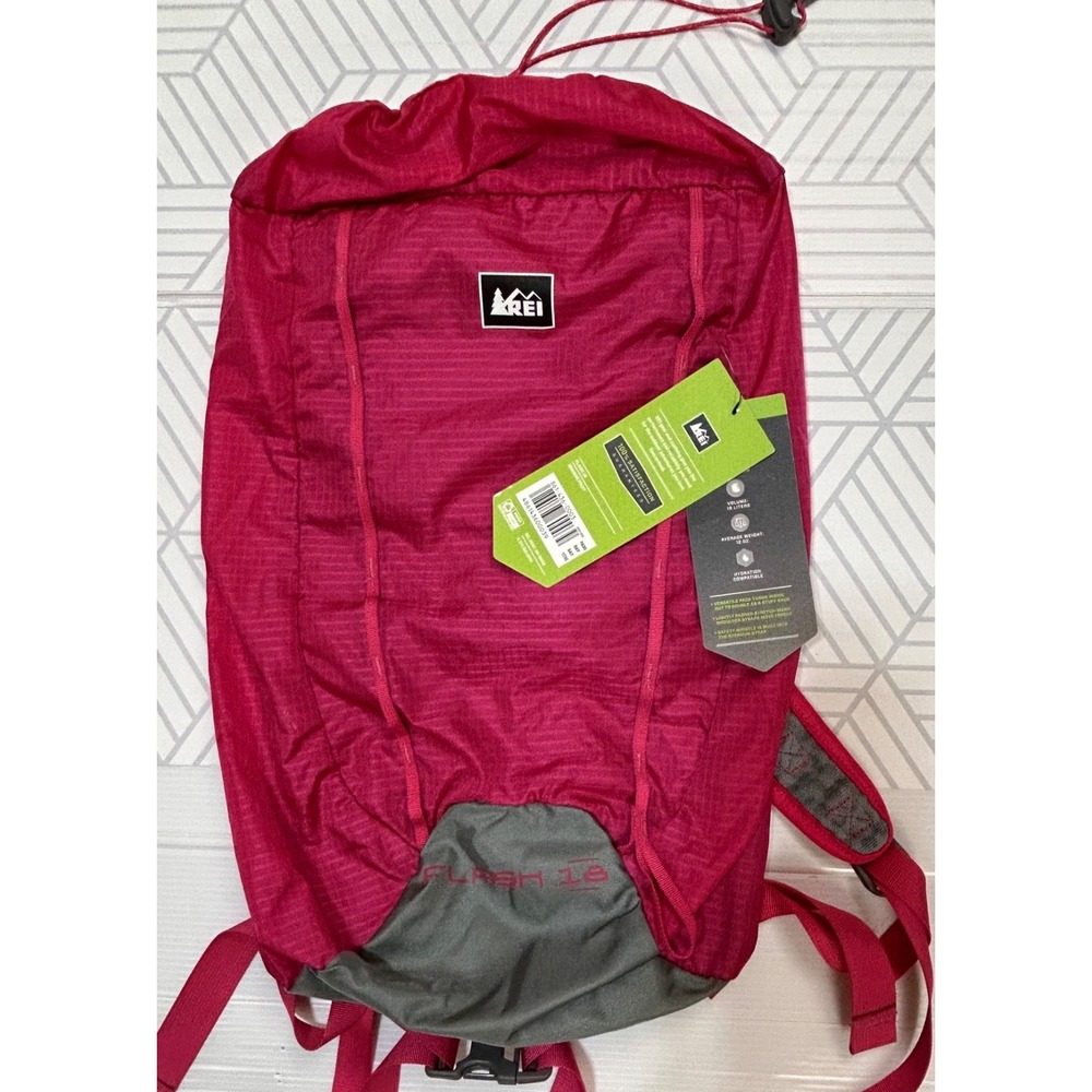 REI Co-Op Flash 18 Day Pack Backpack Ladies Hiking Travel Lightweight Packable